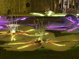 Nadal 2015 a Girona. Decoraci&oacute; nadalenca a les rotondes d'entrada a Girona