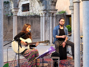 Nit dels Museus 2016. Museu d'Hist&ograve;ria de Girona. Actuaci&oacute, d'Emma Youth