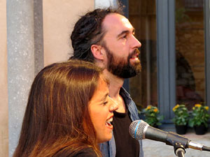 Nit dels Museus 2016. Museu d'Hist&ograve;ria de Girona. Actuaci&oacute, d'Emma Youth