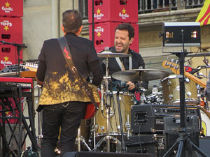 Festival Strenes 2016. Concert inaugural al terrat del punt d'Informaci&oacute; de la Rambla a c&agrave;rrec de Love of Lesbian