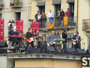 Festival Strenes 2016. Concert inaugural al terrat del punt d'Informaci&oacute; de la Rambla a c&agrave;rrec de Love of Lesbian