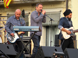 Festival Strenes 2016. Concert inaugural al terrat del punt d'Informaci&oacute; de la Rambla a c&agrave;rrec de Love of Lesbian