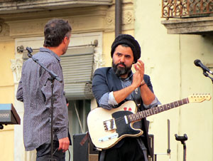 Festival Strenes 2016. Concert inaugural al terrat del punt d'Informaci&oacute; de la Rambla a c&agrave;rrec de Love of Lesbian