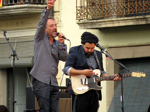 Festival Strenes 2016. Concert inaugural al terrat del punt d'Informaci&oacute; de la Rambla a c&agrave;rrec de Love of Lesbian