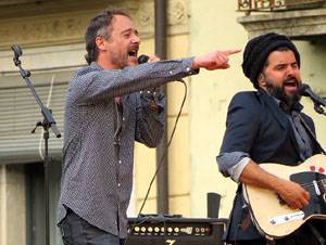 Festival Strenes 2016. Concert inaugural al terrat del punt d'Informaci&oacute; de la Rambla a c&agrave;rrec de Love of Lesbian