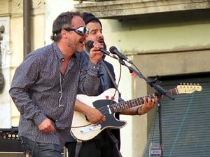 Festival Strenes 2016. Concert inaugural al terrat del punt d'Informaci&oacute; de la Rambla a c&agrave;rrec de Love of Lesbian