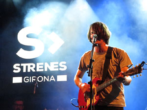 Festival Strenes 2016. Escenari de la pla&ccedil;a de Sant Feliu. Actuaci&oacute; de Joan Colomo