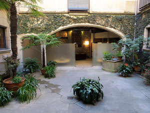 Temps de Flors 2016. Muntatges i instal&middot;lacions al Palau de Caramany