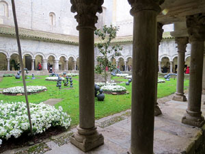 Temps de Flors 2016. Decoraci&oacute; floral del claustre de la Catedral