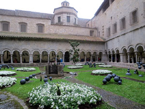 Temps de Flors 2016. Decoraci&oacute; floral del claustre de la Catedral
