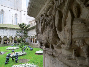 Temps de Flors 2016. Decoraci&oacute; floral del claustre de la Catedral