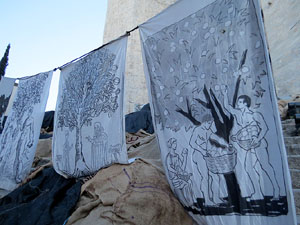 Temps de Flors 2016. Espectacle Lymbus, a c&agrave;rrec de Comediants, a les escales de Sant Feliu