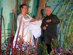 Temps de Flors 2016. Espectacle Lymbus, a c&agrave;rrec de Comediants, a les escales de Sant Feliu