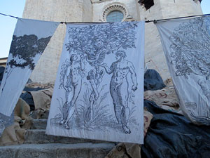 Temps de Flors 2016. Espectacle Lymbus, a c&agrave;rrec de Comediants, a les escales de Sant Feliu