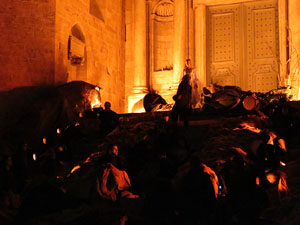 Temps de Flors 2016. Espectacle Lymbus, a c&agrave;rrec de Comediants, a les escales de Sant Feliu