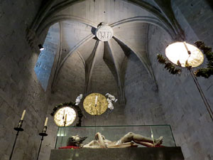 Temps de Flors 2016. Esgl&eacute;sia de Sant Feliu. La nau i les capelles laterals