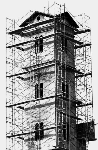 Reparaci&oacute; de la Torre de les Aig&uuml;es el 1986