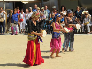 VIII Festa Reviu els Setges Napole&ograve;nics de Girona. Representaci&oacute; teatral a la pla&ccedil;a de la Independ&egrave;ncia