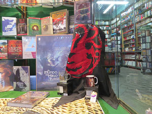 Aparador setembre: artistes gironins / Joc de Trons