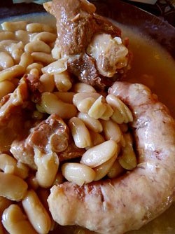 El ca&ccedil;olet o cassolet de mongetes