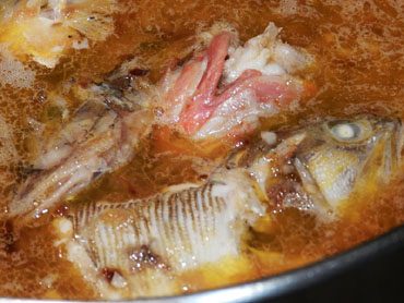 Bullint el peix per la sopa