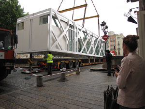 El Vol, espai gastronòmic. El muntatge sobre el riu Onyar