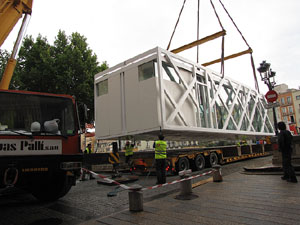 El Vol, espai gastronòmic. El muntatge sobre el riu Onyar