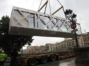 El Vol, espai gastronòmic. El muntatge sobre el riu Onyar