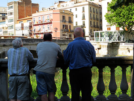 El Vol, espai gastronòmic. El muntatge sobre el riu Onyar