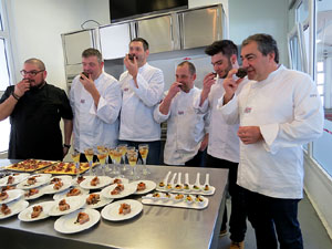 Presentaci&oacute; de les XI Jornades gastron&ograve;miques de la t&ograve;fona 2017 a l'Aula Gastron&ograve;mica del Mercat del Lle&oacute;