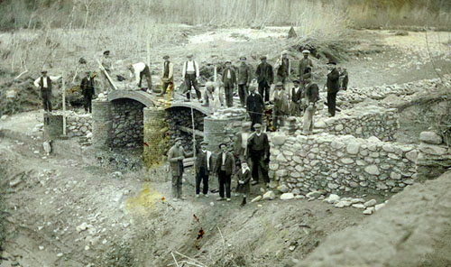 Obres de construcció de la canalització d'aigües per la central hidroelèctrica Berenguer. 1915