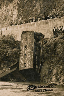 Accident d'un comboi del carrilet de Girona-Olot prop de Bescanó carregat amb 300 excursionistes del GEiEG. 19/5/1949