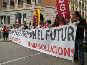 Manifestaci&oacute; de l'1 de maig pels carrers de Girona