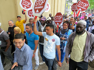 Manifestaci&oacute; de l'1 de maig pels carrers de Girona