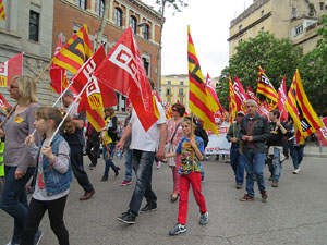 Manifestaci&oacute; de l'1 de maig pels carrers de Girona