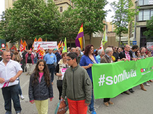 Manifestaci&oacute; de l'1 de maig pels carrers de Girona