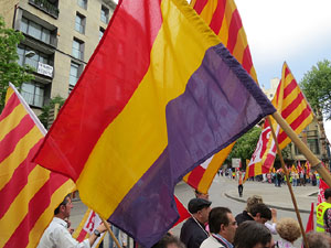 Manifestaci&oacute; de l'1 de maig pels carrers de Girona