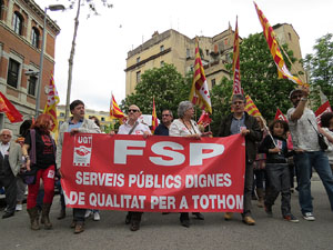 Manifestaci&oacute; de l'1 de maig pels carrers de Girona