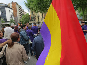 Manifestaci&oacute; de l'1 de maig pels carrers de Girona