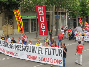 Manifestaci&oacute; de l'1 de maig pels carrers de Girona