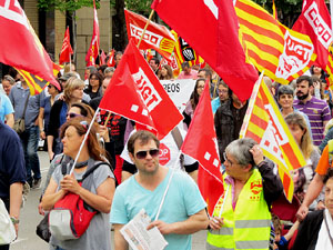 Manifestaci&oacute; de l'1 de maig pels carrers de Girona