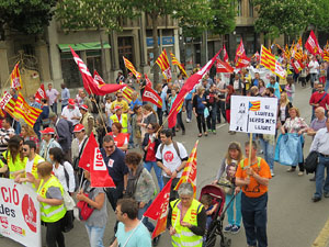 Manifestaci&oacute; de l'1 de maig pels carrers de Girona