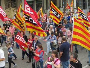 Manifestaci&oacute; de l'1 de maig pels carrers de Girona
