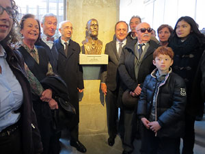 Inauguració d'un bust d'Agustí Riera i Pau, obra de Ció  Abellí a la Diputació de Girona