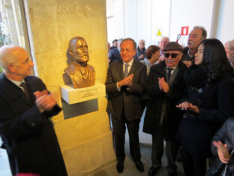 Descobriment del bust d'Agustí Riera i Pau
