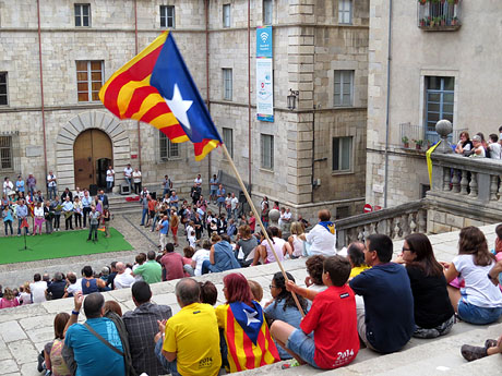 Assaig punter de la Via Lliure a la Diagonal de Barcelona, a les escales de la catedral