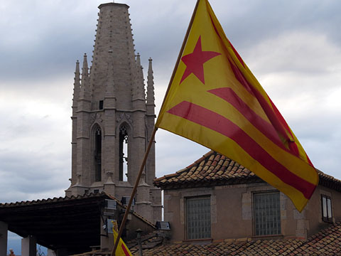 El campanar de Sant Feliu des de les escales de la Catedral, durant l'acte