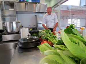 Mercat del Lleó. Sessió de cuina a l'Aula Gastronòmica a càrrec del xef Nir Zook