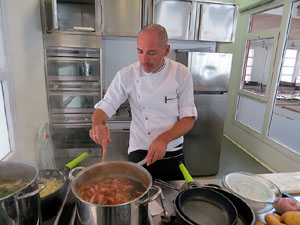 Mercat del Lleó. Sessió de cuina a l'Aula Gastronòmica a càrrec del xef Nir Zook