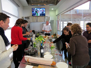 Mercat del Lle&oacute;. Sessi&oacute; de cuina a l'Aula Gastron&ograve;mica a c&agrave;rrec del xef Nir Zook